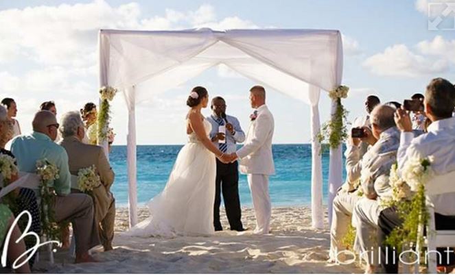 Turks Caicos The Sands At Grace Bay Temps Couples With Beach